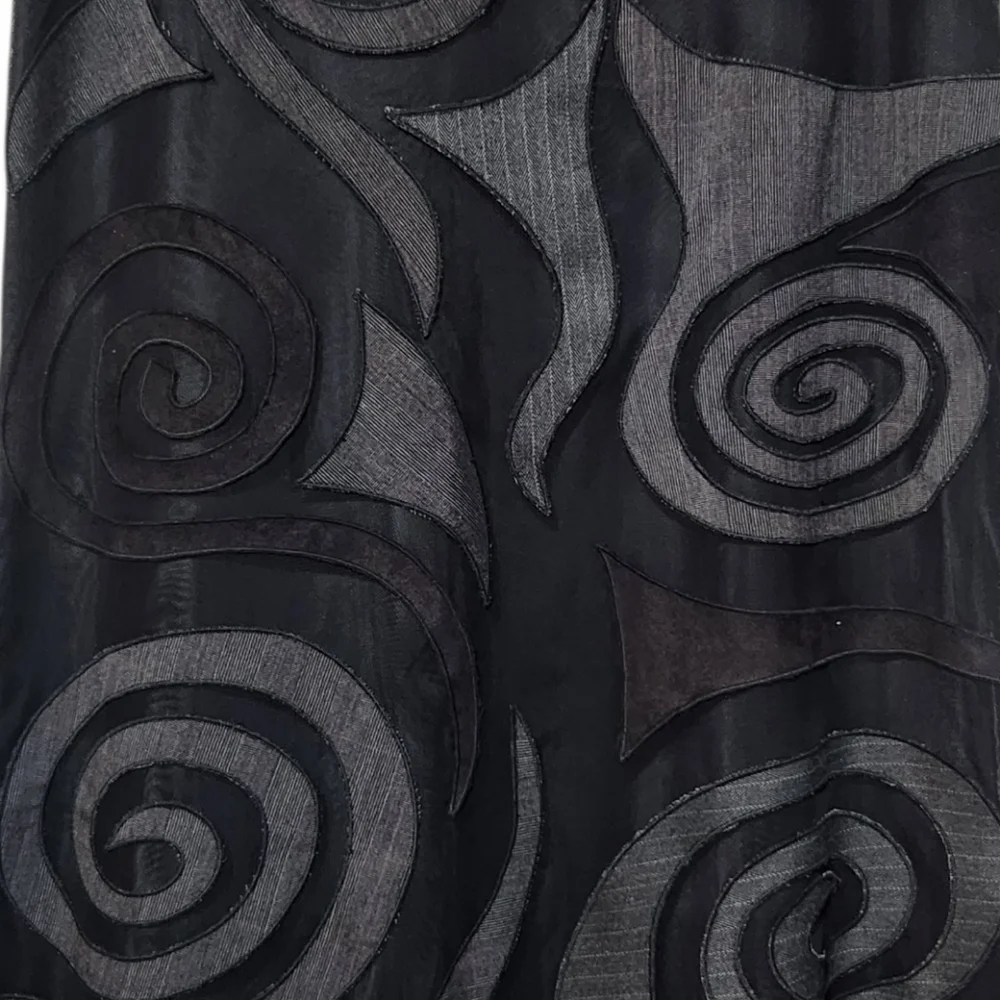 Tribal Black Artistic Abstract Swirl Skirt Size 8 EUC